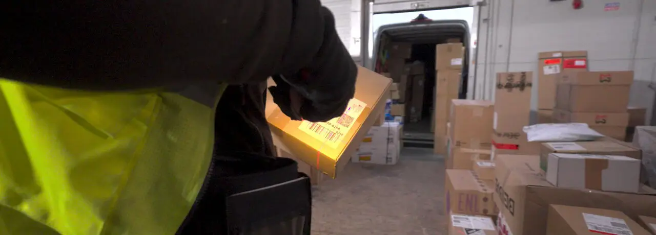 DPD uses around 14,000 TC77 handhelds in its daily operations. 1,000 parcels are scanned daily.