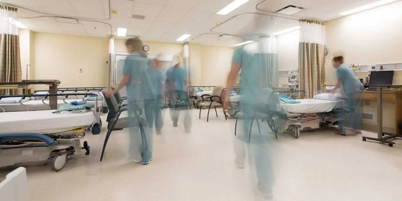 VERBESSERTE PATIENTENPFLEGE mit Echtzeit-Ortungslösungen bei The Trust