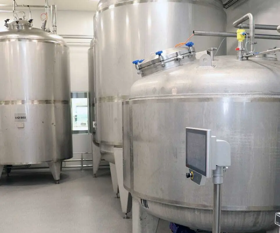Engelhard: The batch tanks are equipped with control panels and RFID user identification from Beckhoff Automation.