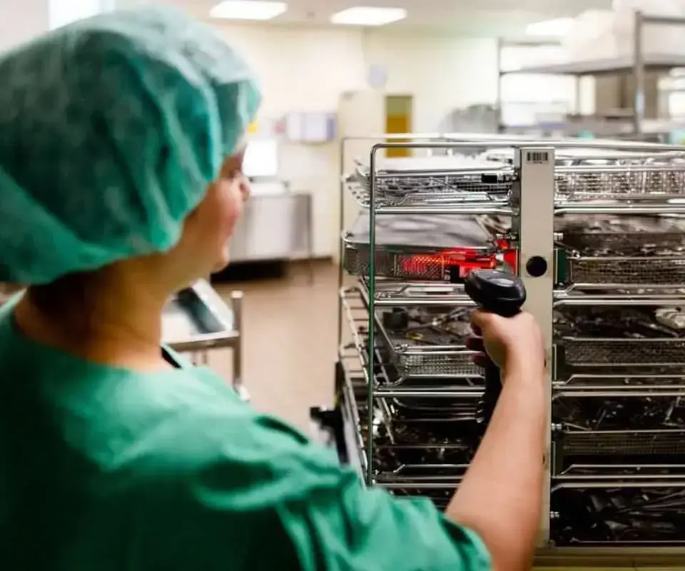 Each tray has an RFID tag as well as a barcode for identification.