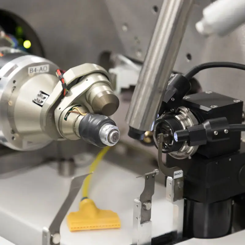 Crystal probe fixation