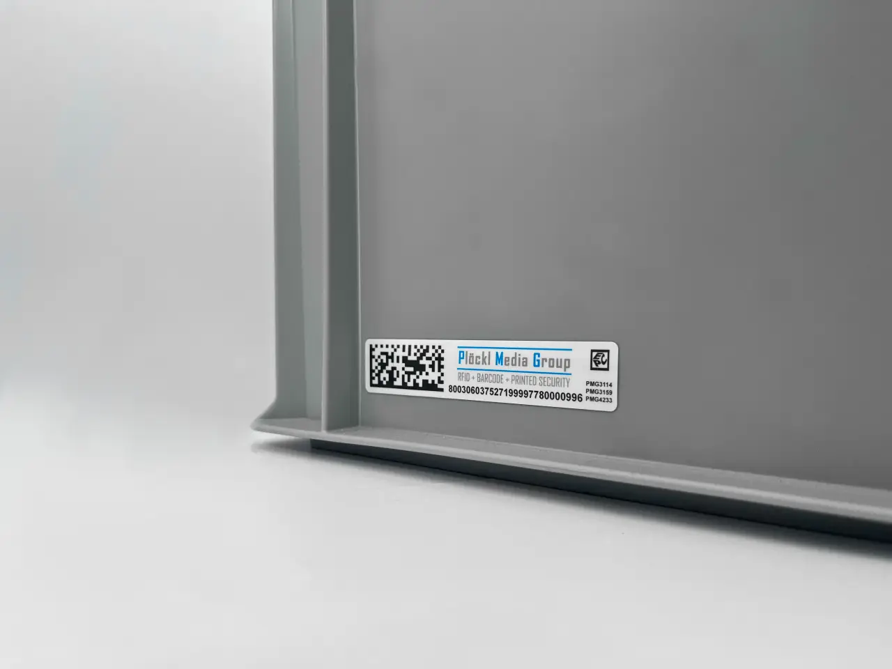 In der Logistik zählt jede Sekunde - PMG OnMould RFID-Label