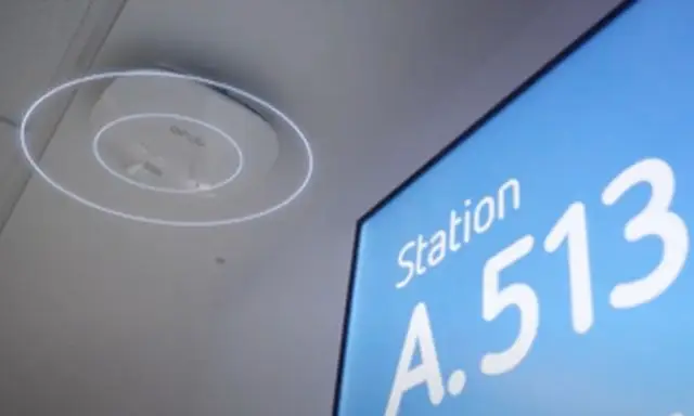 Ein an der Decke installierter Access Point im UKSH