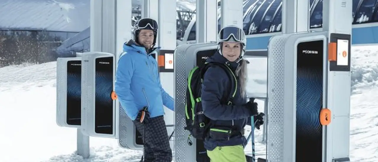 Fast BLE Ski Gate Entry Through Your Smartphone in Your Pocket
