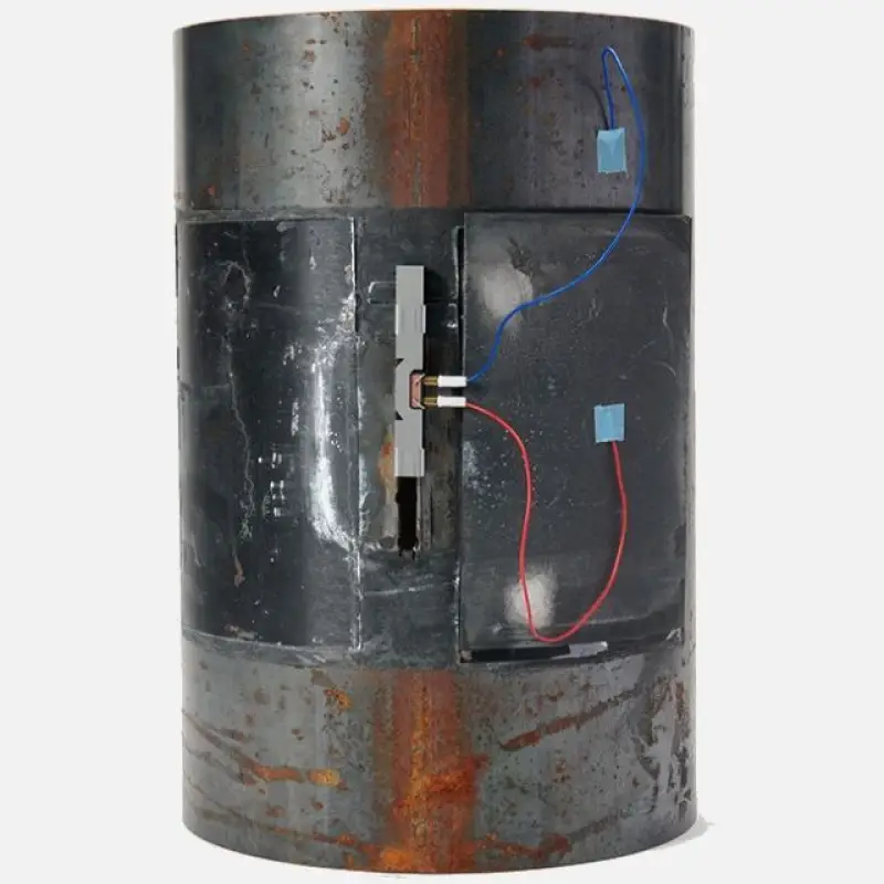 Operation detection of anti-corrosion system using electric charge contact