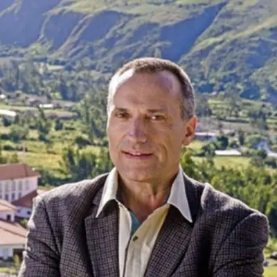 Dr. Klaus-Dieter John, Hospital Diospi Suyana