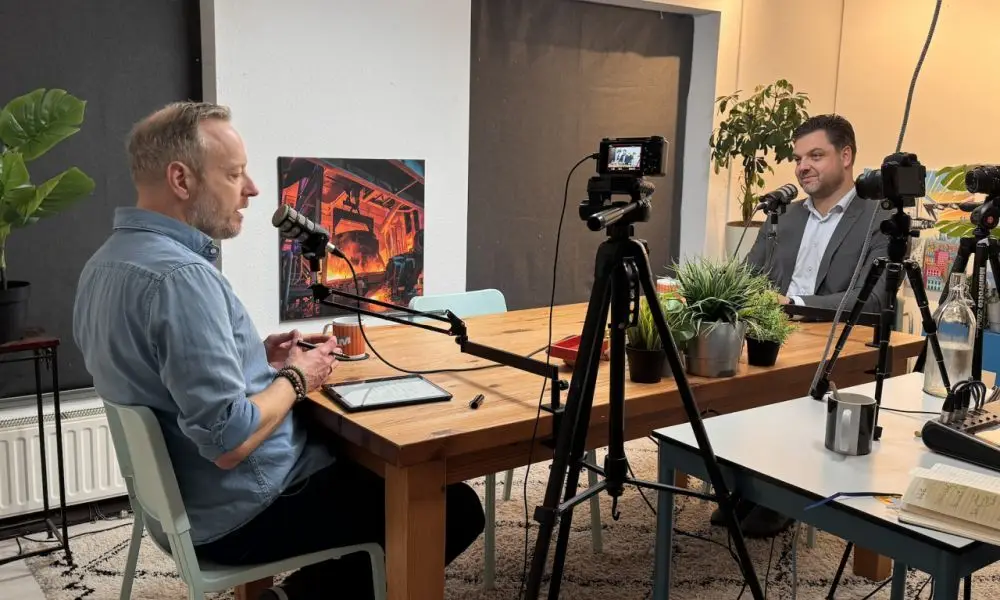 Connected Load Carrier CEO discusses digital logistics transformation on LogisticsMatter podcast