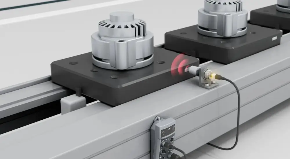 Balluff BIS VU-330 kompakter M30-UHF-Reader für High-Speed RFID-Identifikation