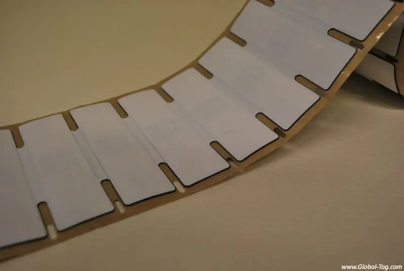 High-performance UHF RFID labels for on-metal asset identification and tracking