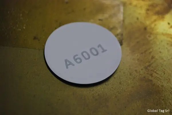 Étiquette RFID HF pour application sur métal