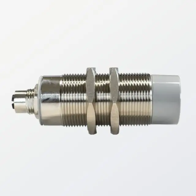 The RFline M30 is a compact fixed all-in-one UHF RFID reader with read ranges of up to 50 centimeters in industrial environments.