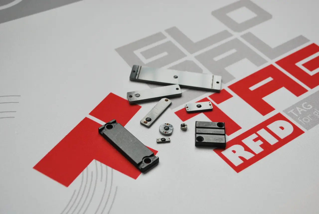 Hardy On-Metal UHF RFID Tag Family 