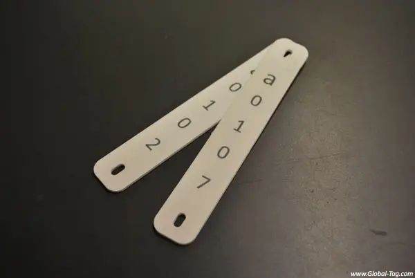 Étiquette RFID en silicone PATCHY avec trous de fixation