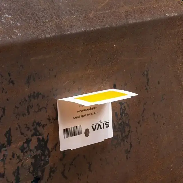 On-metal hang tags for heavy duty i200T-S/A